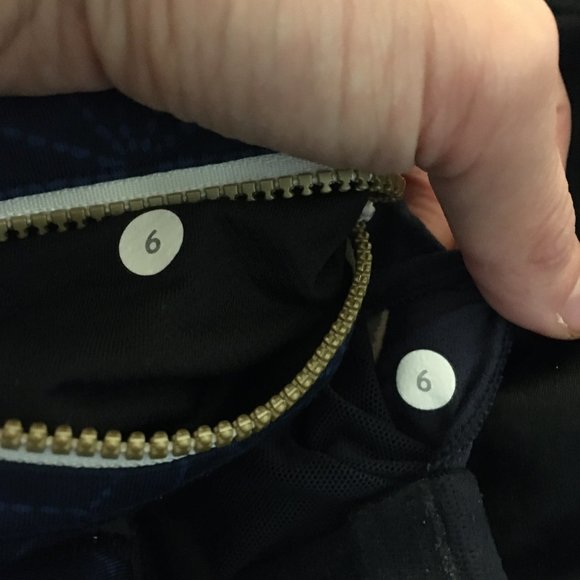 * NWOT Lululemon Size 6 / XS yoga matching set blue navy black gold white - Picture 14 of 14
